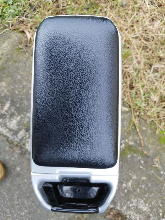 Podłokietnik do Audi A4 B7