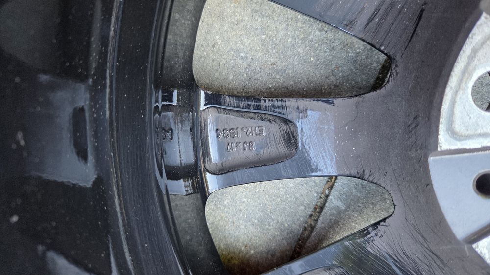 Kola BMW 17 cali z oponami zimowymi Pirelli.  Stan bdb!