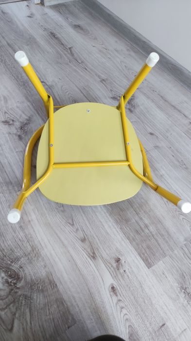 Piszczące krzesełko