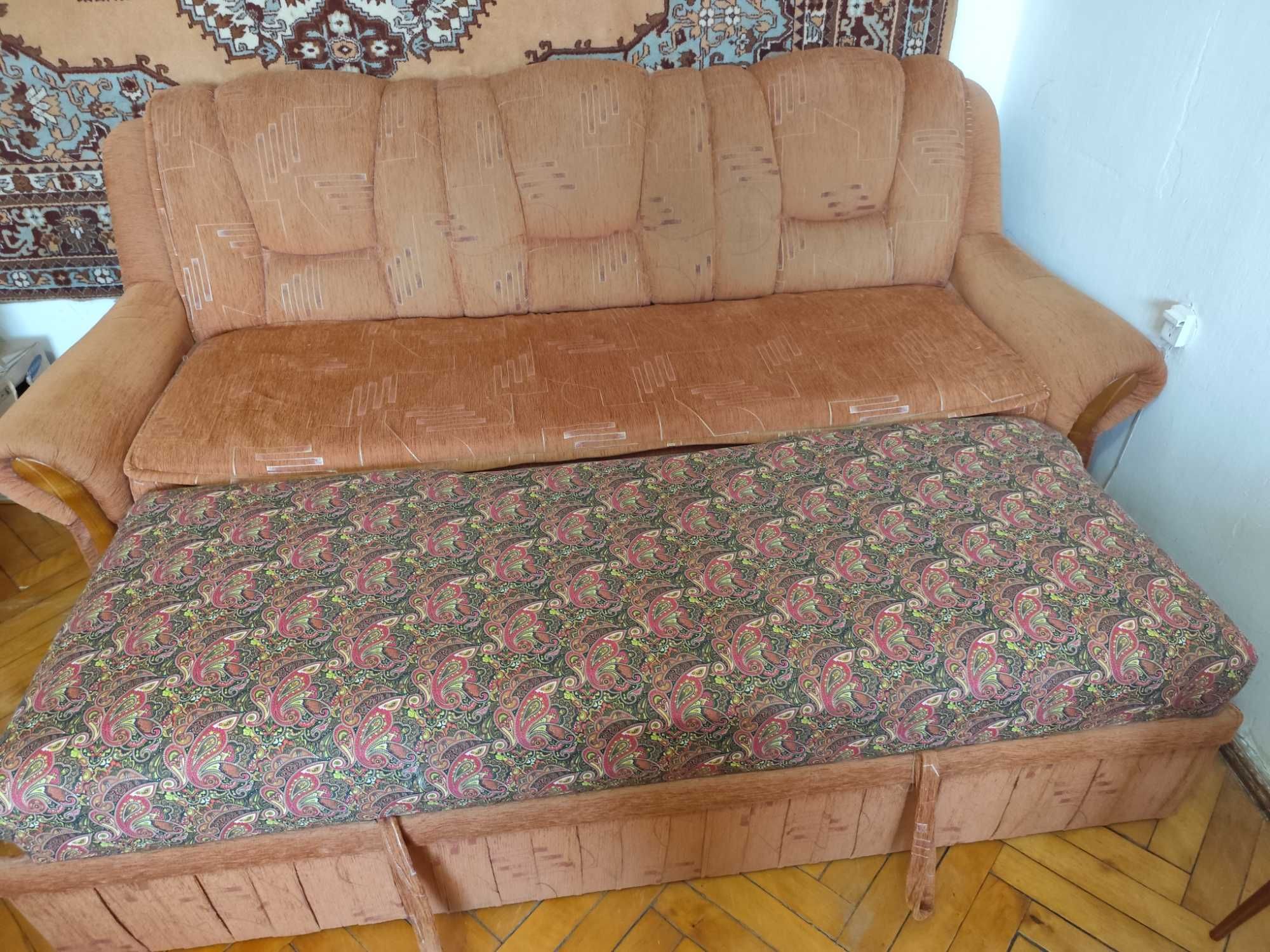 Продам диван Б/У