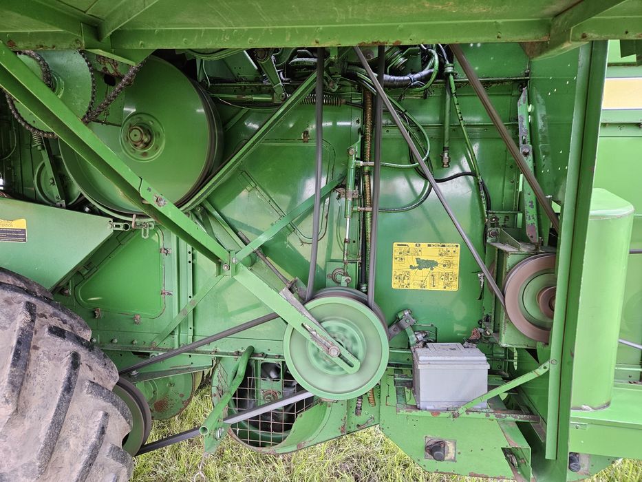 Продам комбайн джондір 1055
