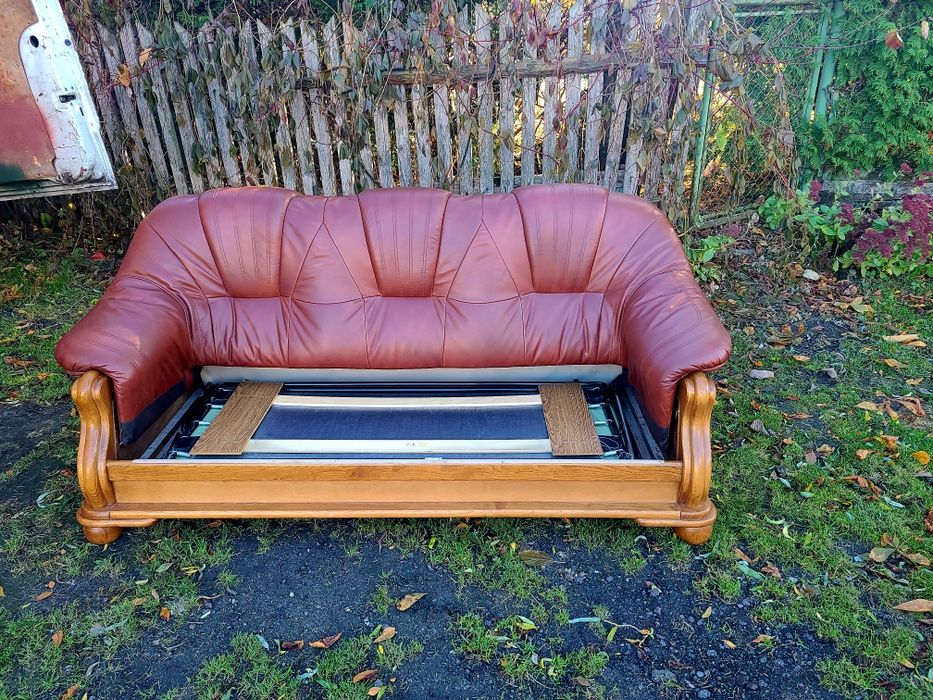 Шкіряний розкладний диван