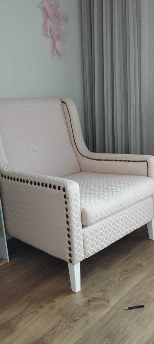 Cadeirão Forrado Rosa Clássico