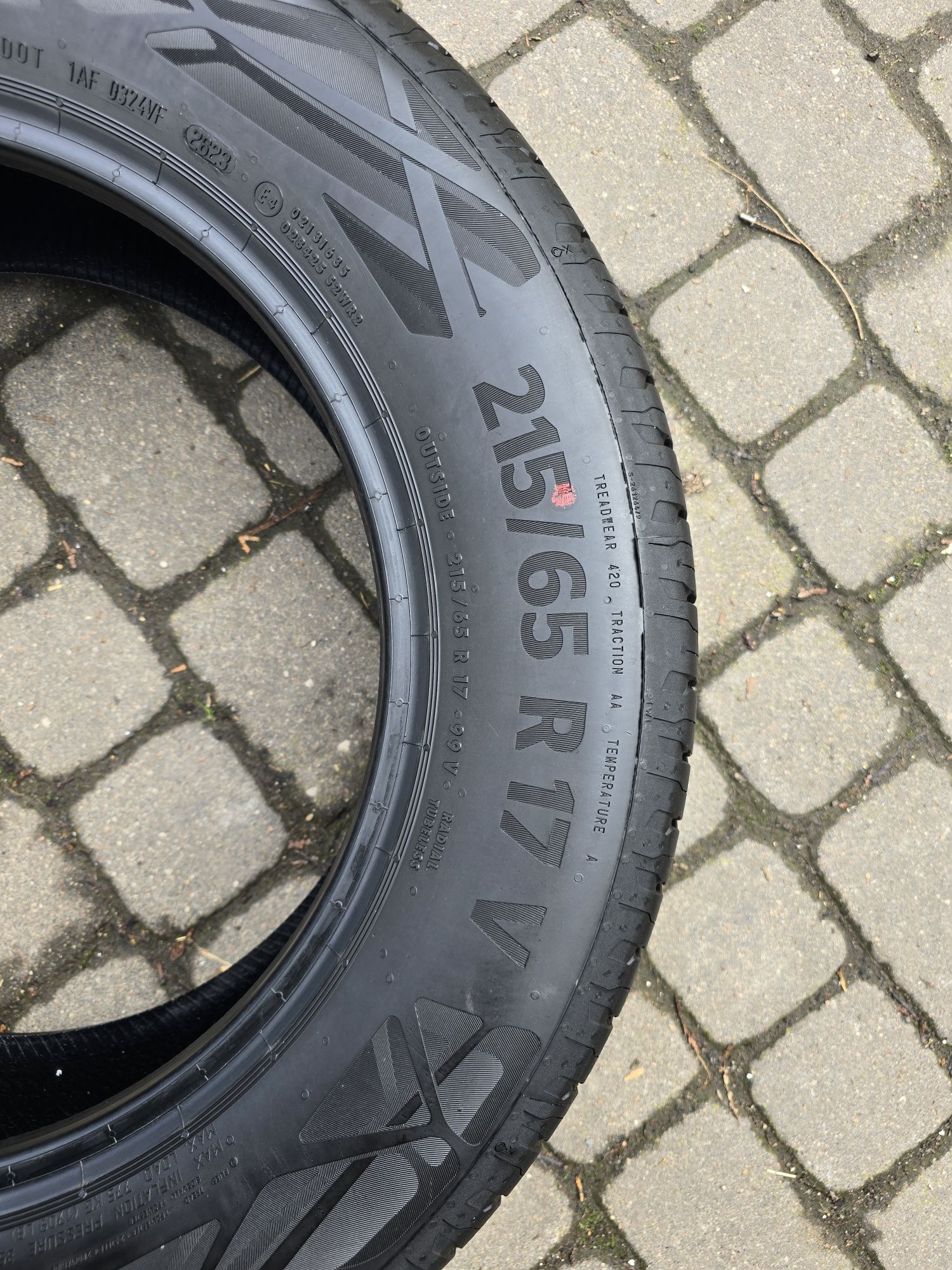 Opony letnie Continental  215/65 R17