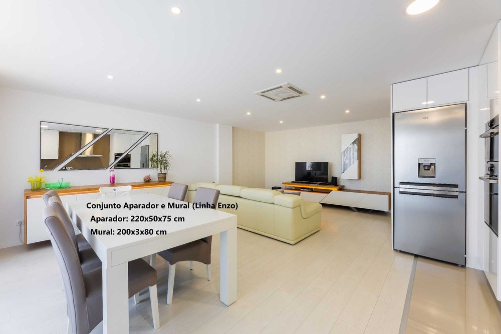 Elegância e funcionalidade para sua sala: Conjunto Aparador e Mural