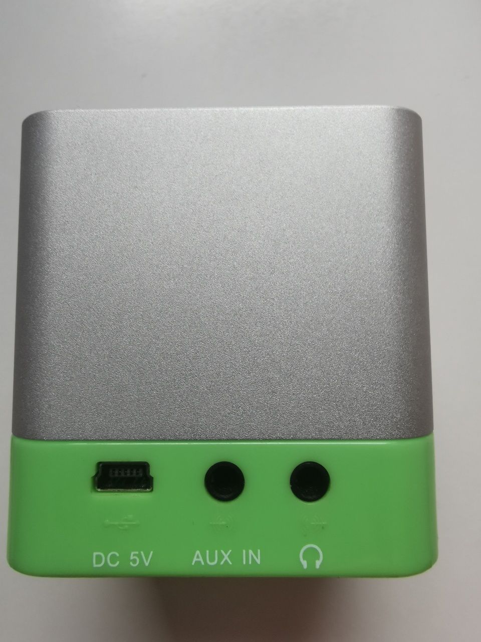 Głośnik przenośny bluetooth z radiem FM maly