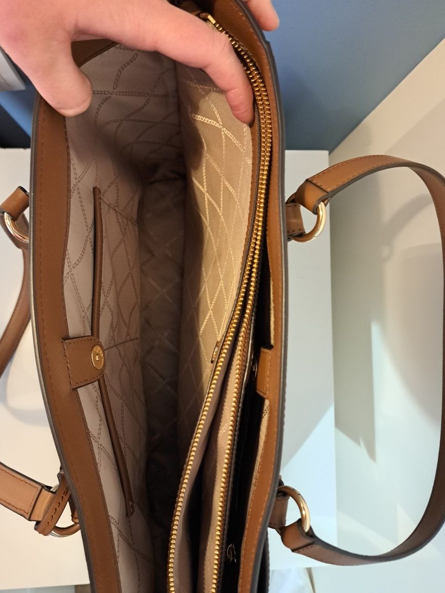 Oryginalna Torebka 	Michael Kors Sullivan Large Saffiano Luggage