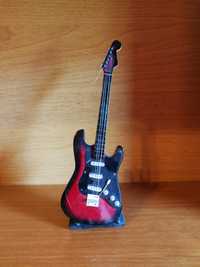 Guitarra em miniatura (Salvat Guitar Collection)
