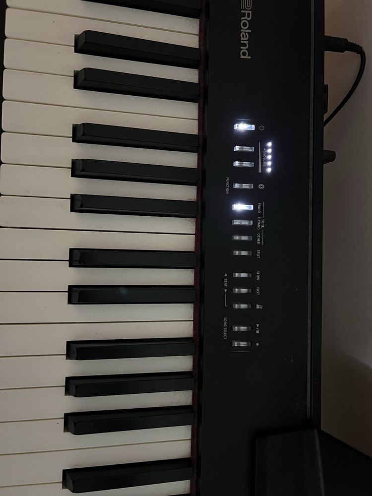 Piano roland fp-30