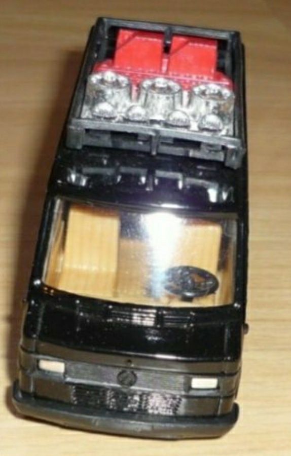 Miniatura Corgi Mercedes 207D com caixa