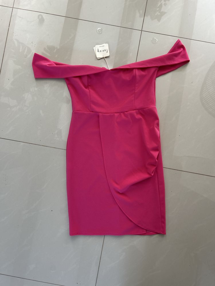 Sukienka fuksjowa nowa z metką butik różowa komunia wesele elastyczna
