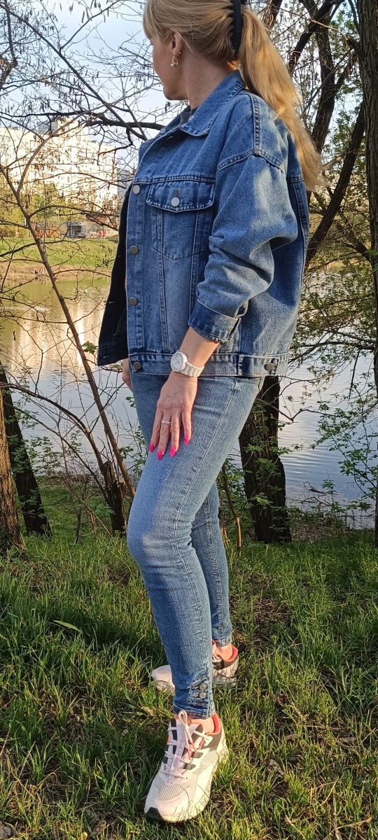 Жіночий джинсовий піджак