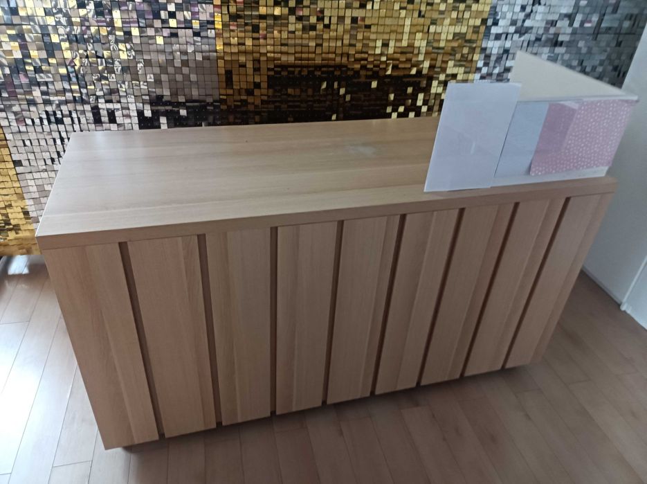 Lada sklepowa recepcja na kółkach