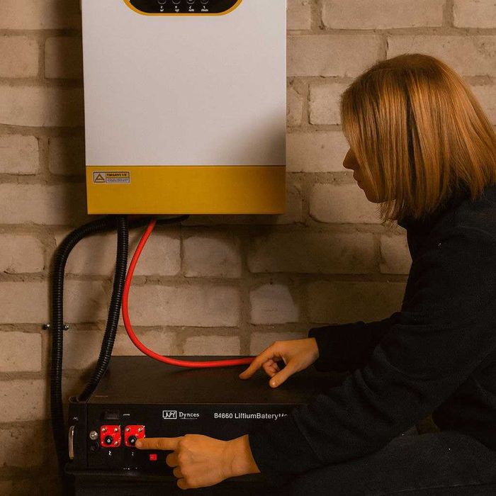 Резервне живлення Гібридний інвертор Easun 6,2 акумулятор Dyness WiFi.