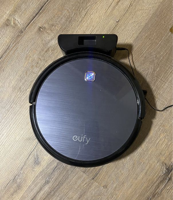 Пылесос робот  EUFY RoboVac 11
