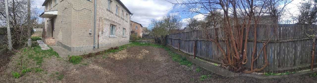 Двох поверховий будинок в центрі міста Корсунь-Шевченківський