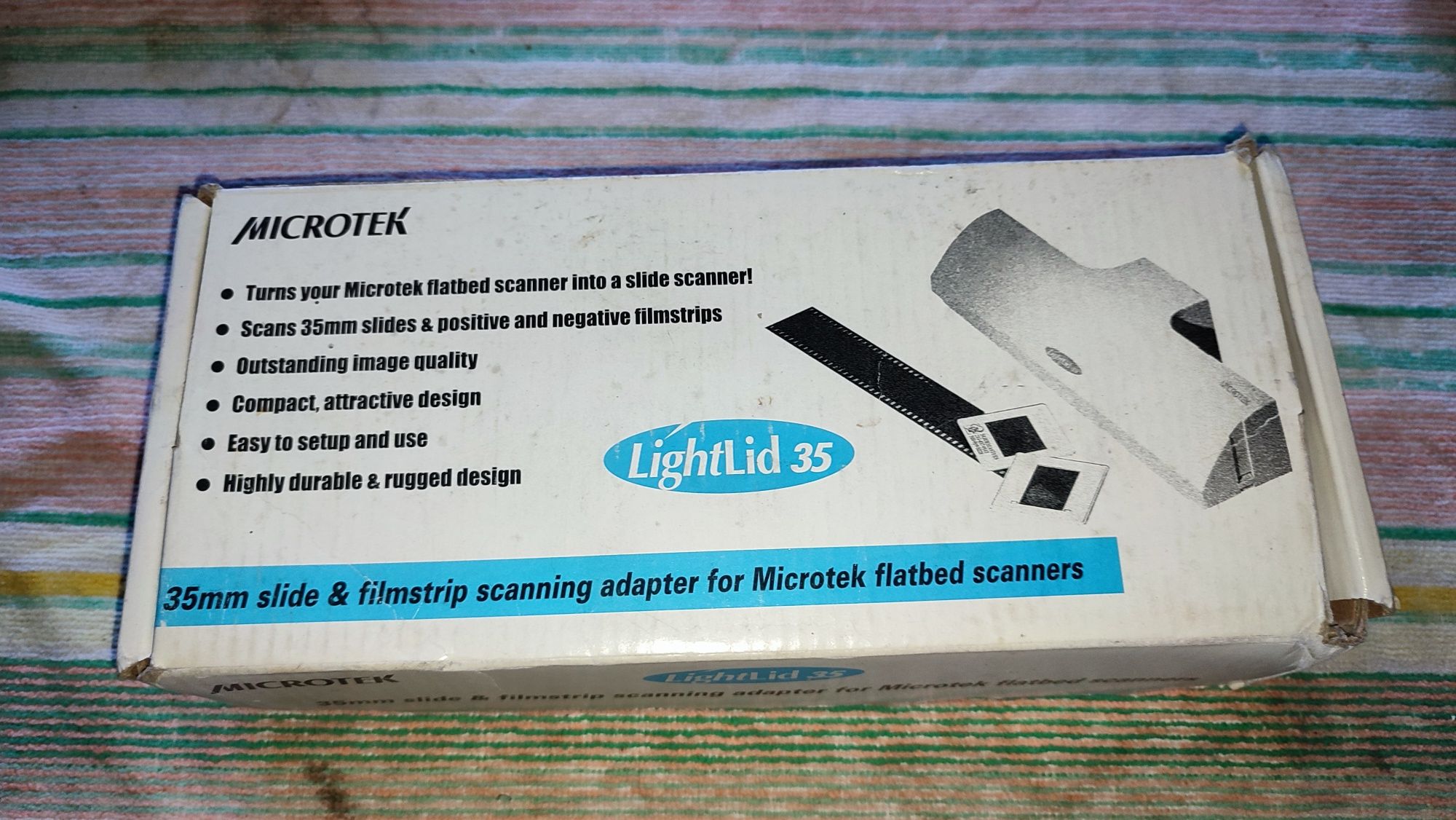 Zabytkowy skaner Microtek LightLid 35