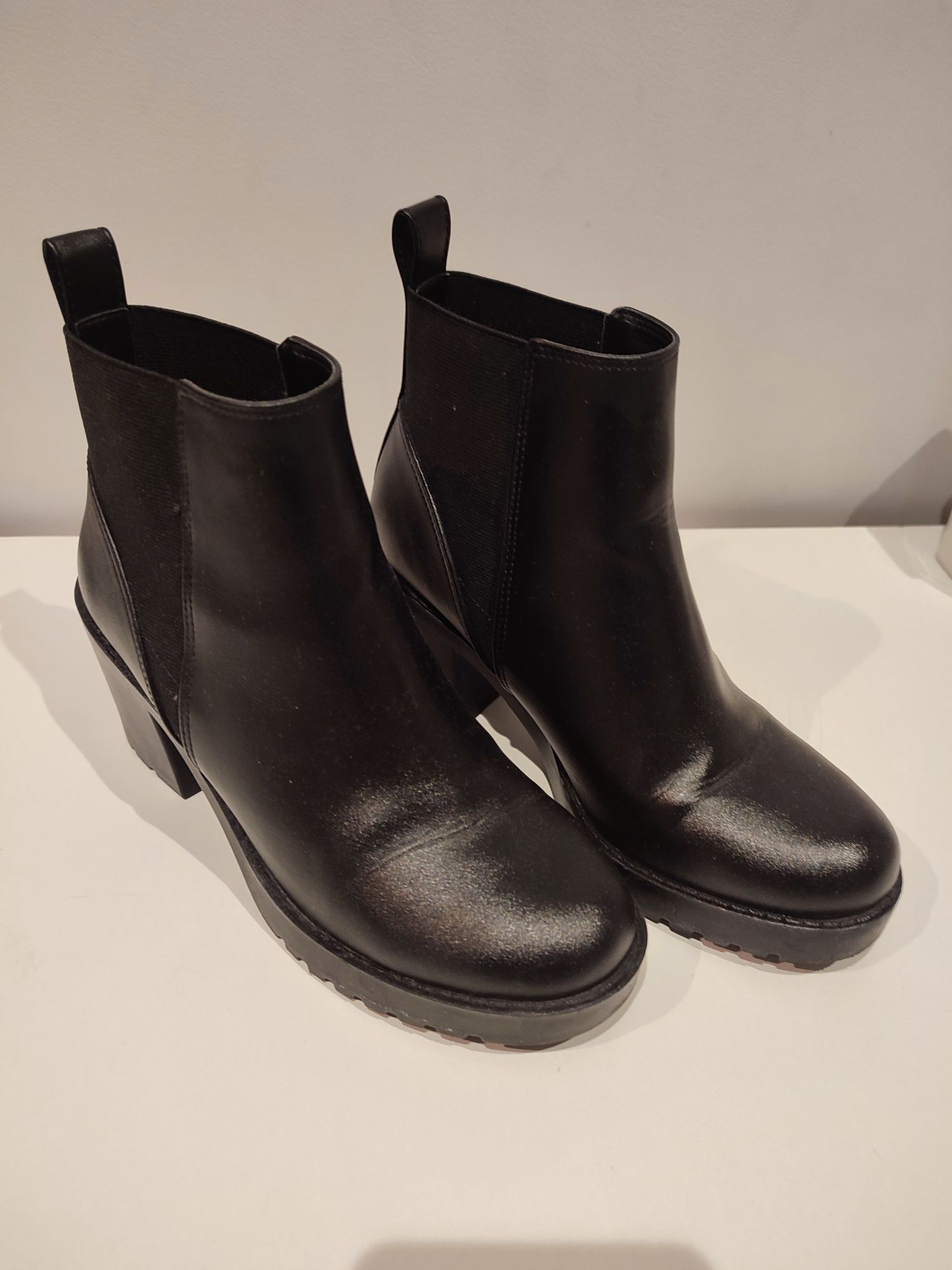 Buty H&M rozmiar 37 botki