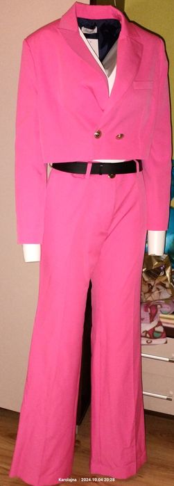 Nowy komplet damski w ślicznym kolorze fuksji rozmiar M/L