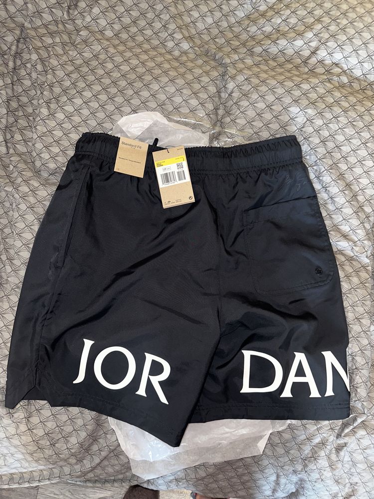 Jordan essentials short