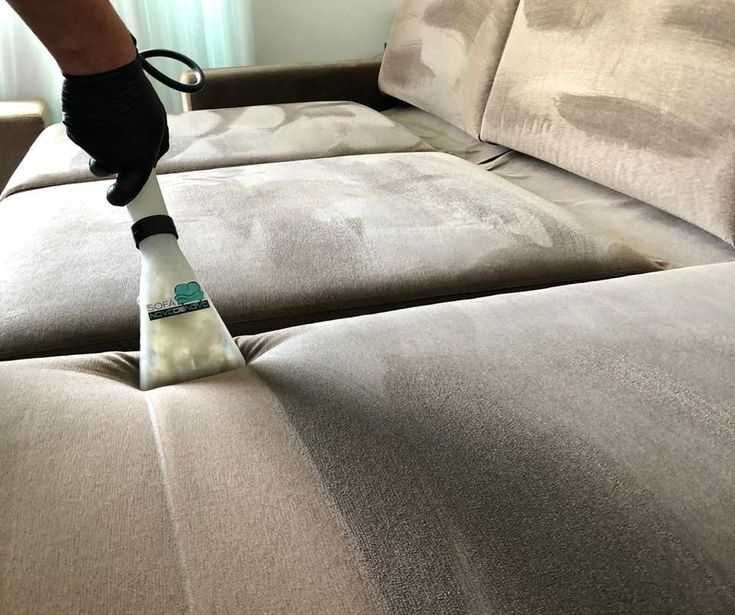 Limpeza e higienização de estofados. sofá, colchão e tapetes
