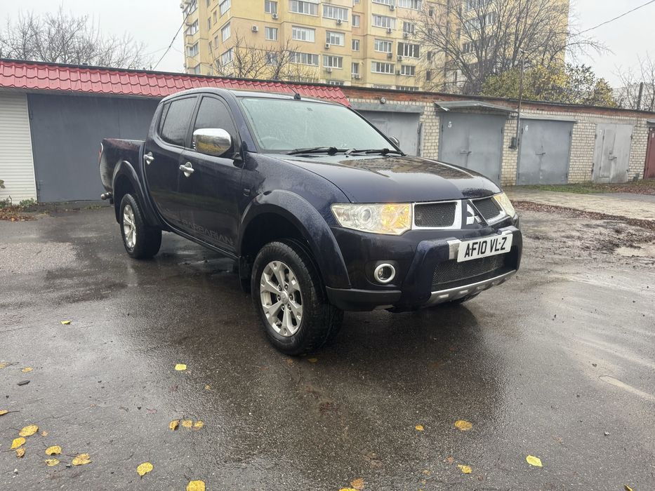 Mitsubishi L200 2010 рік