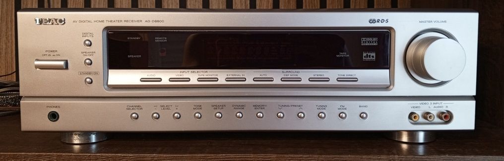 Głośniki kina domowego M-Audio i amplituner TEAC