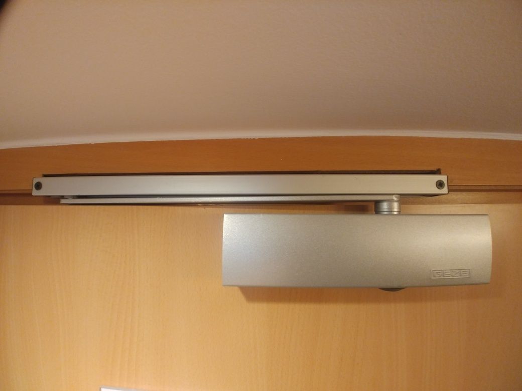 Samozamykacz GEZE TS3000V