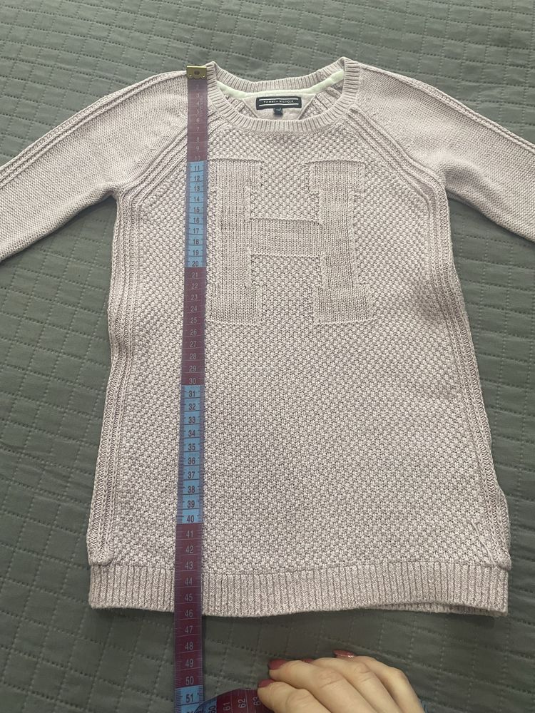 Sweter Tommy Hilfiger delikatny kokor z polyskujaca nicia