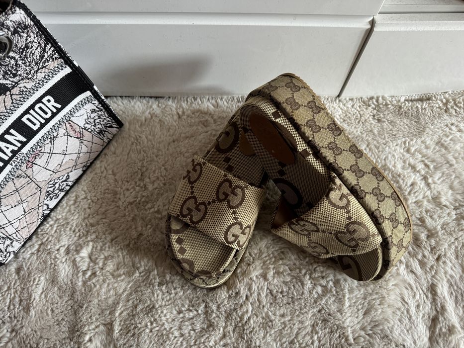 Шлепанці Gucci 38