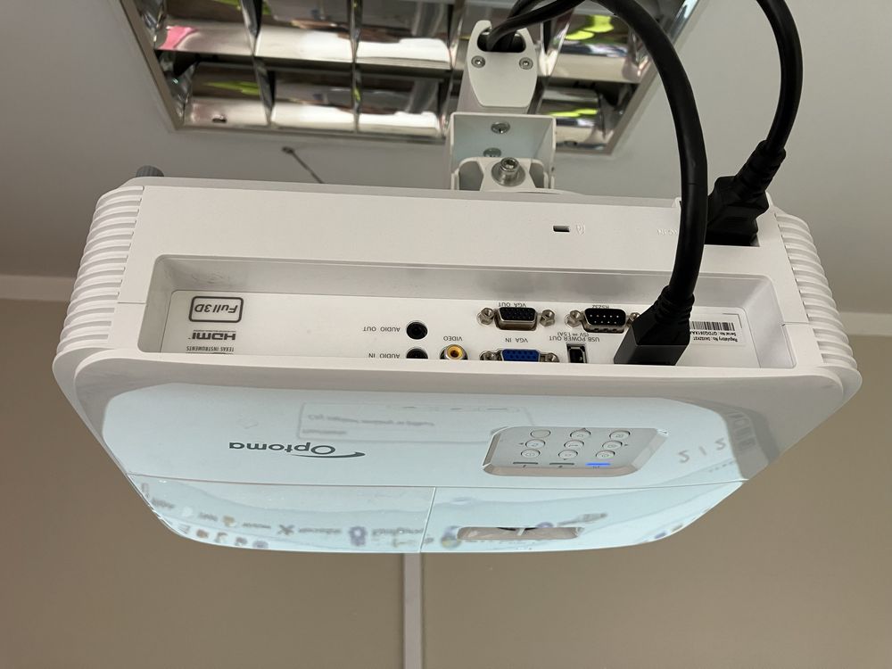 Sprzedam projektor krótkoogniskowy Optoma X309ST