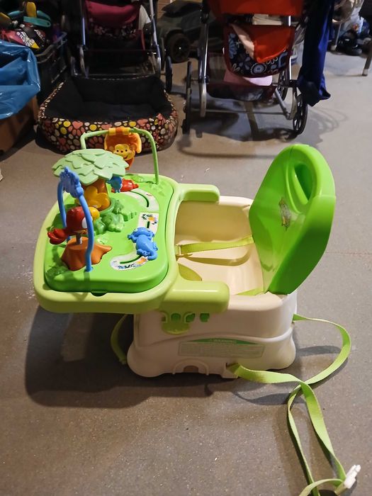 Siedzisko z zabawką