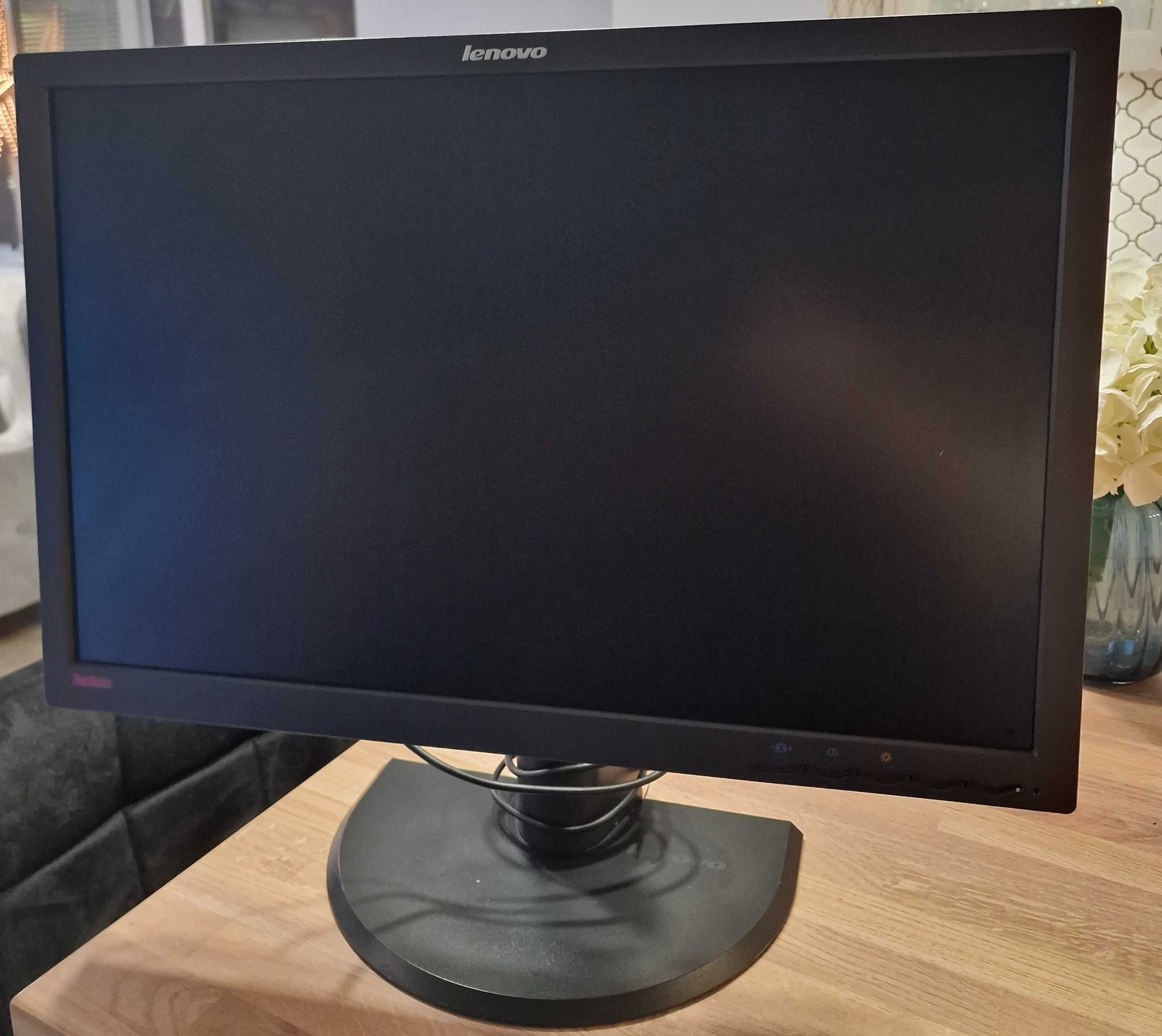 Monitor Lenovo LT 2452p