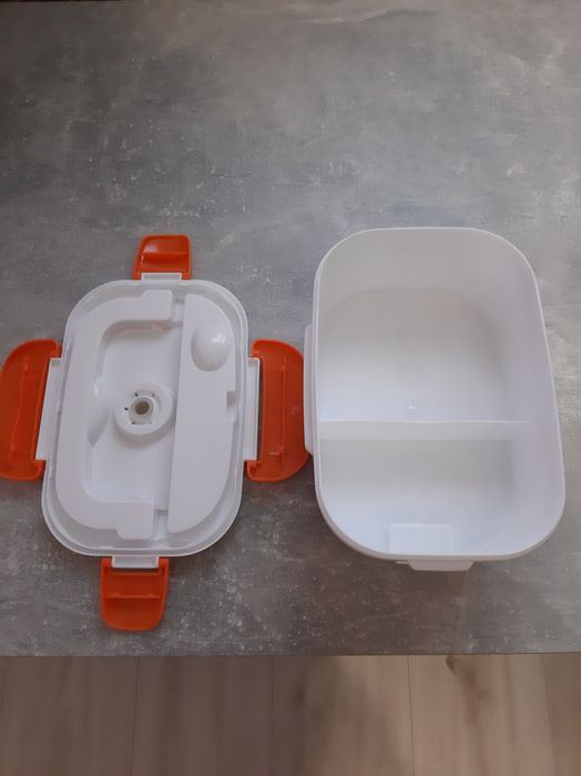 Podgrzewacz żywności samochodowy