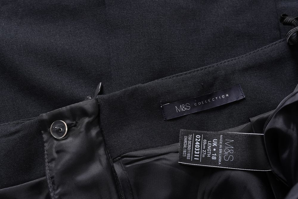 M&S elegancka grafitowa garsonka żakiet ze spódnicą kostium r. 44