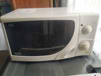 Mikrofalówka DeLonghi MW 421
