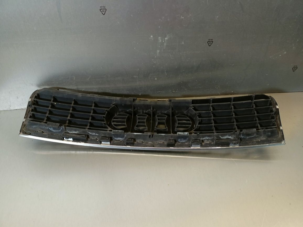 Audi A4 B6 00-05 8E 8E0 grill atrapa kratka zderzaka przód chrom