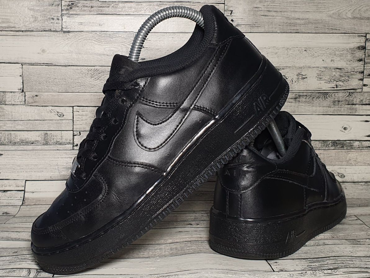 38.5р. Кожаные кроссовки Nike Air Force 1