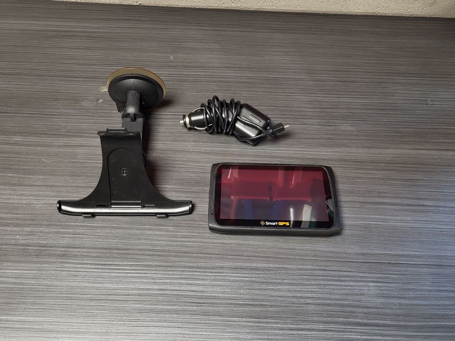 Nawigacja samochodowa SmartGPS SG720 + montaż i ładowarka