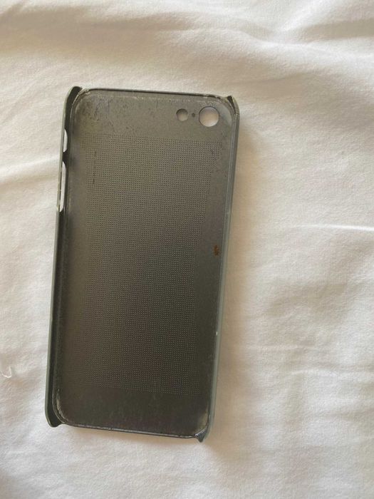 capa para iphone cinzenta usada