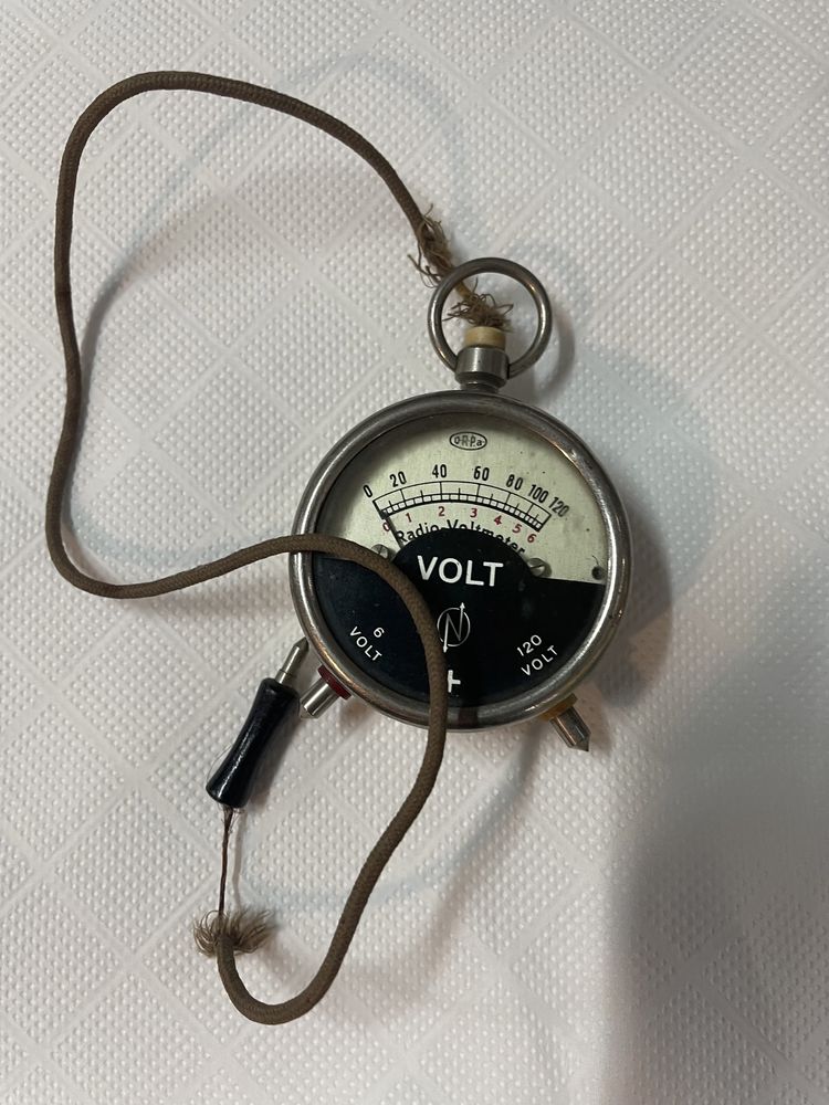 Medidor de volts radio