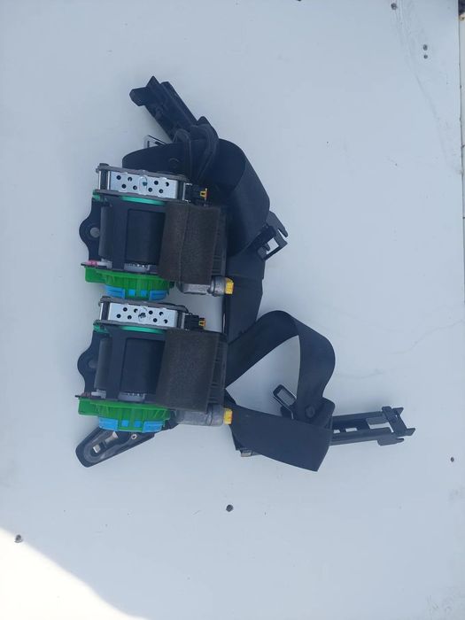 PAS BEZPIECZEŃSTWA PRZEDNI LEWY PRAWY  AUDI A4 B8 PRZÓD