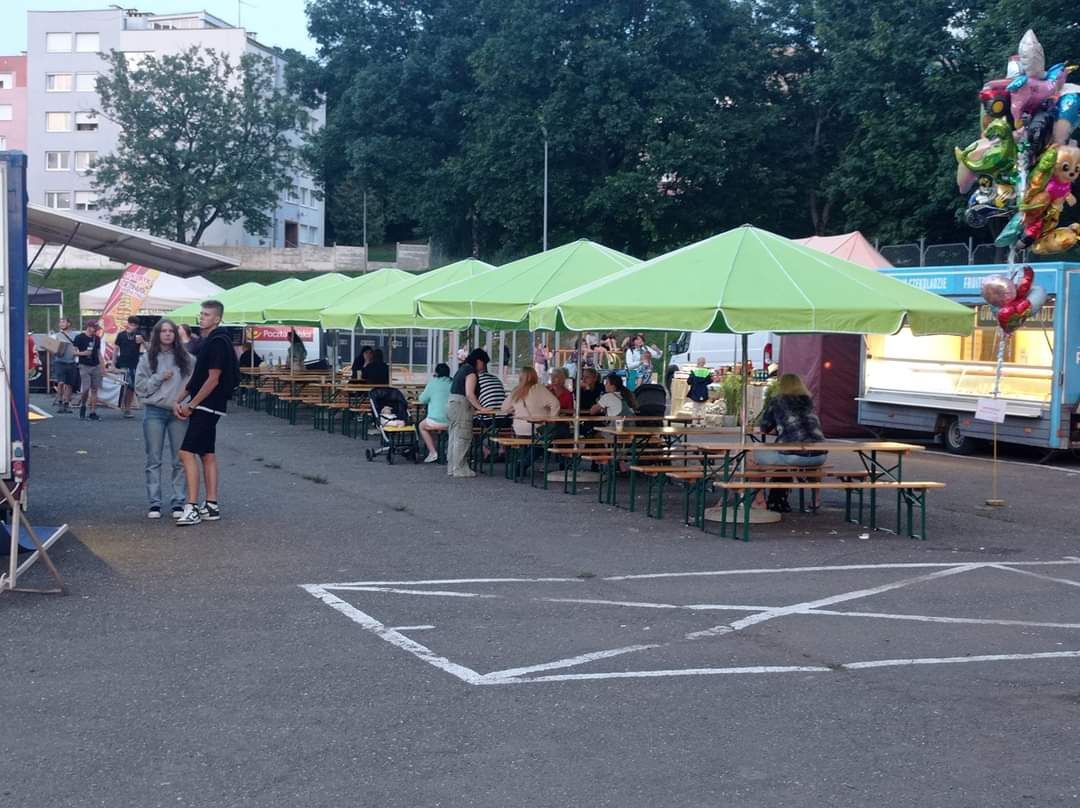 Parasole , Ławeczki , dożynki , festyny , imprezy