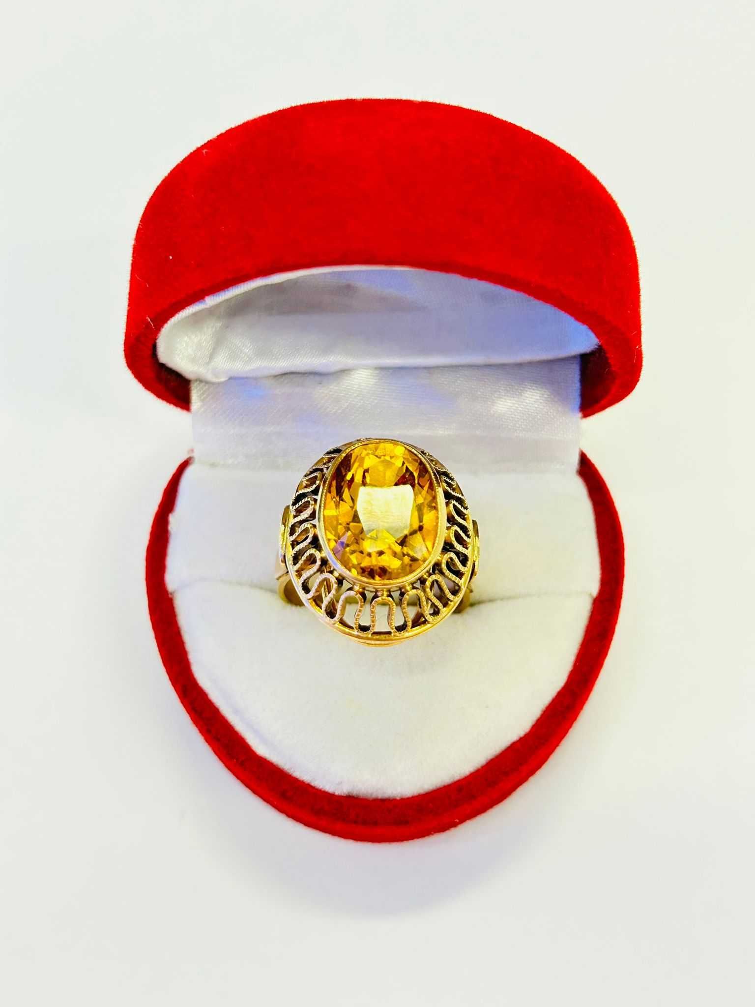Złoty pierścionek cytryn [585]