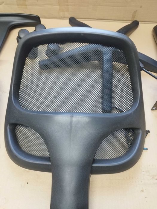 Krzesło biurowe obrotowe z podłokietnikami czarne, ergonomiczne