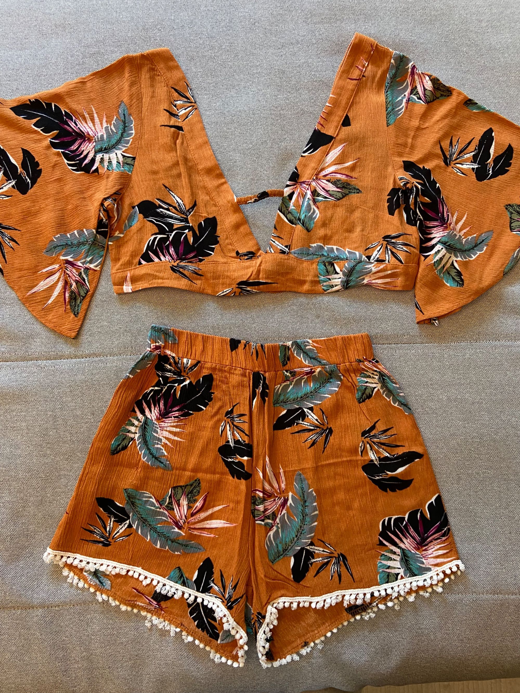 Conjunto floral ZAFUL (top e calções)