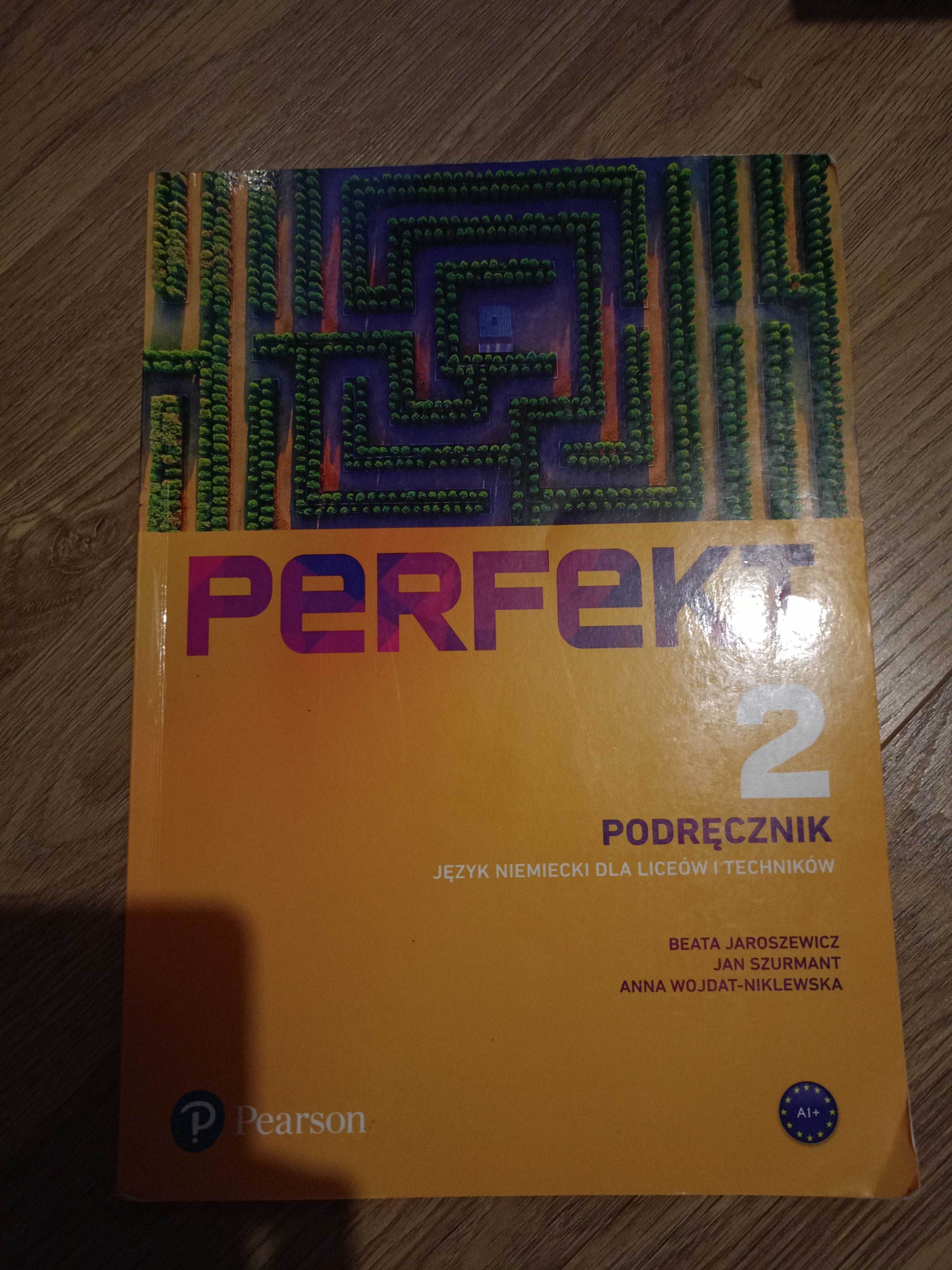 Podręcznik PERFECT 2,