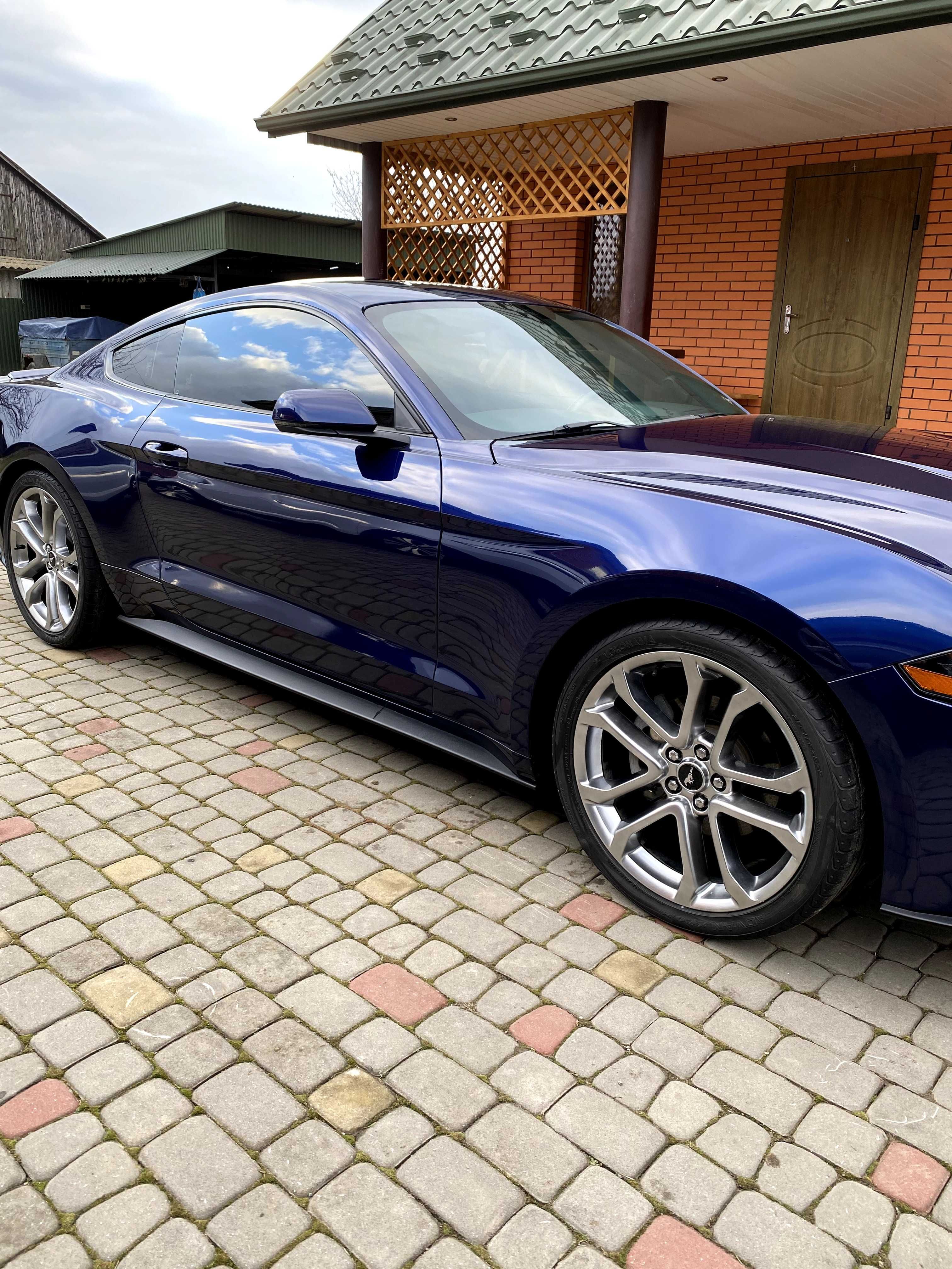Ford Mustang Premium (2018 модельний рік)