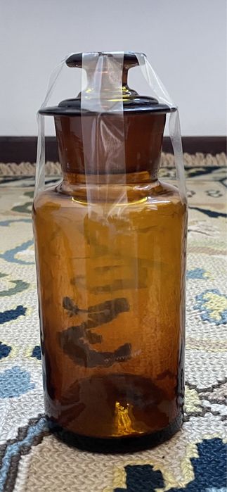 Conjunto de 3 frascos de farmacia muito antigos