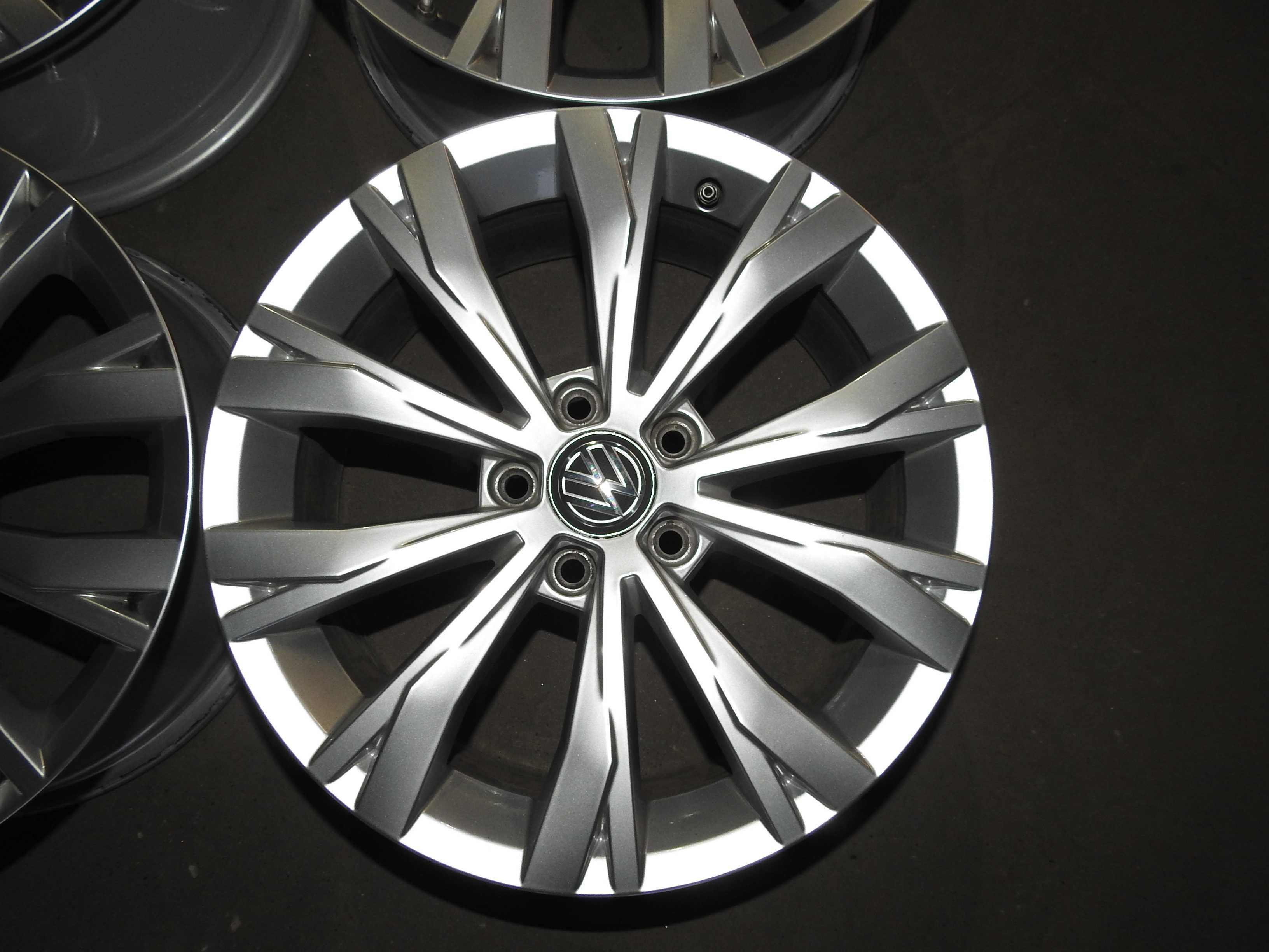 4×Alufelgi VW OE 7J 17" 5x112 ET 40 21rok Stan JAK NOWE Czujniki!